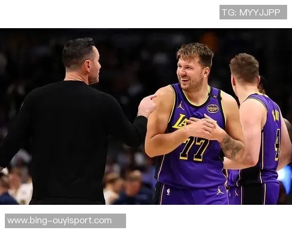 米勒质疑东契奇防守态度为何不积极协防只会摆手表示无奈